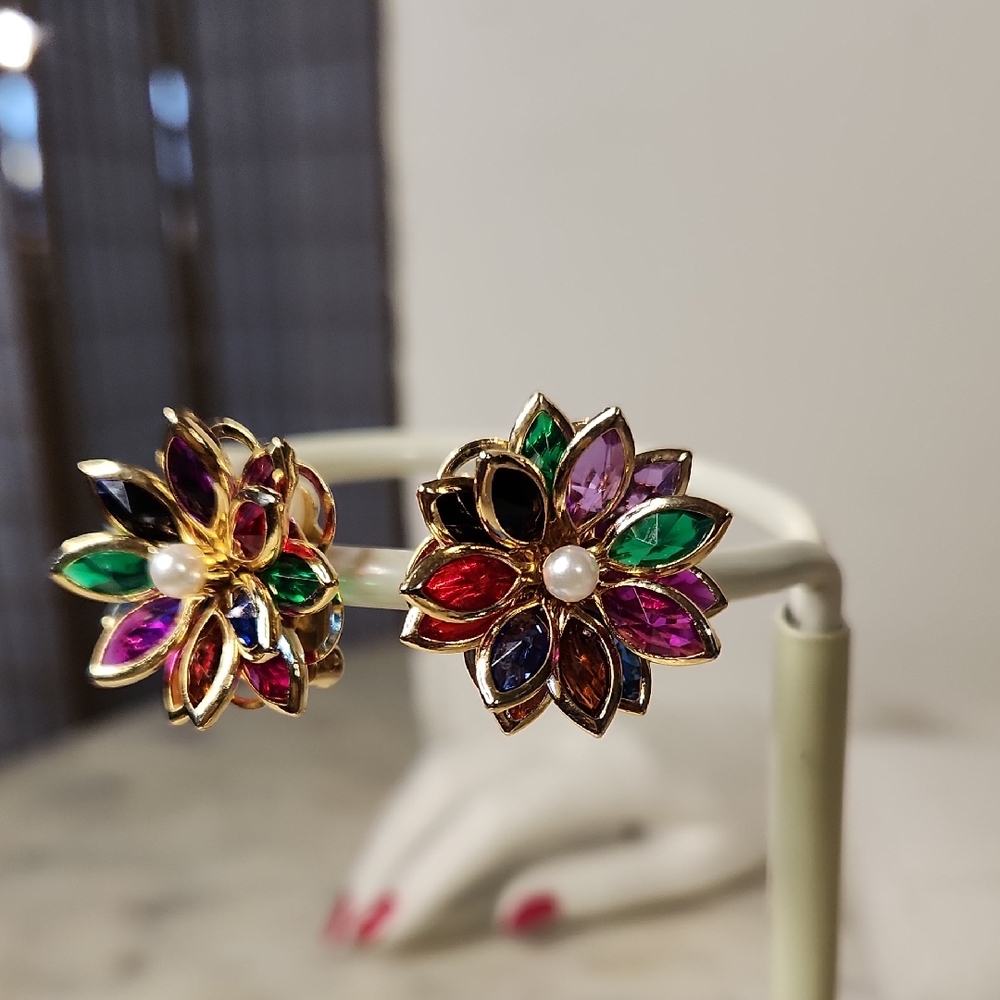 Vintage | Crystal Bezel Lotus Flower Faux Pearl ClipOn Earrings 1980's